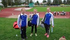 Janika, Stiina ja Elisa joukkuekuvassa Hämeenlinnan SM-kisoissa